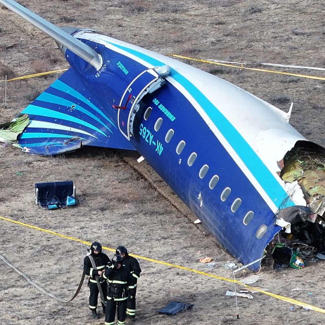 Investigan accidente aéreo en Kazajistán
