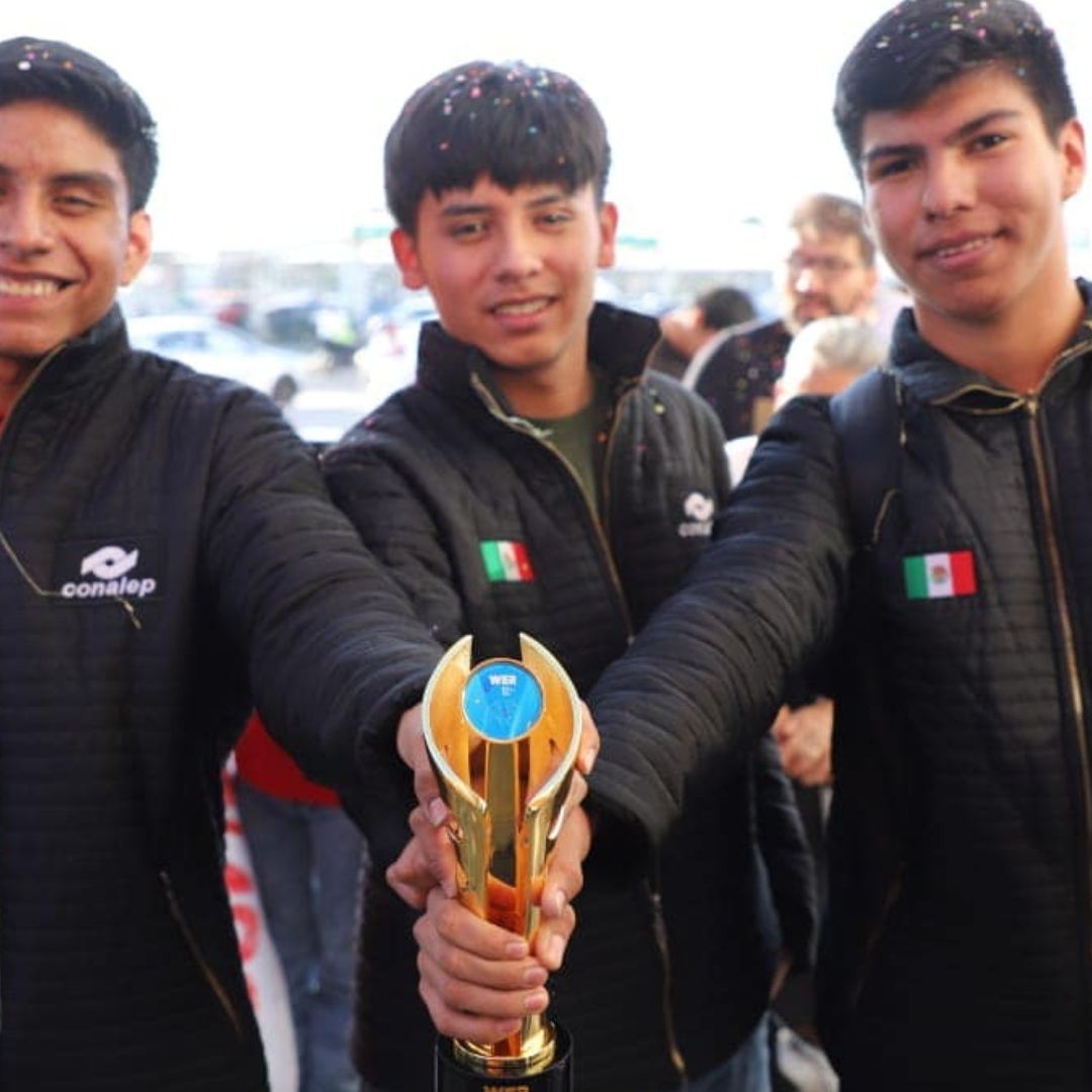Del Conalep para el Mundo: Estudiantes Mexicanos Ganan Mundial de Robótica e Imponen Récord