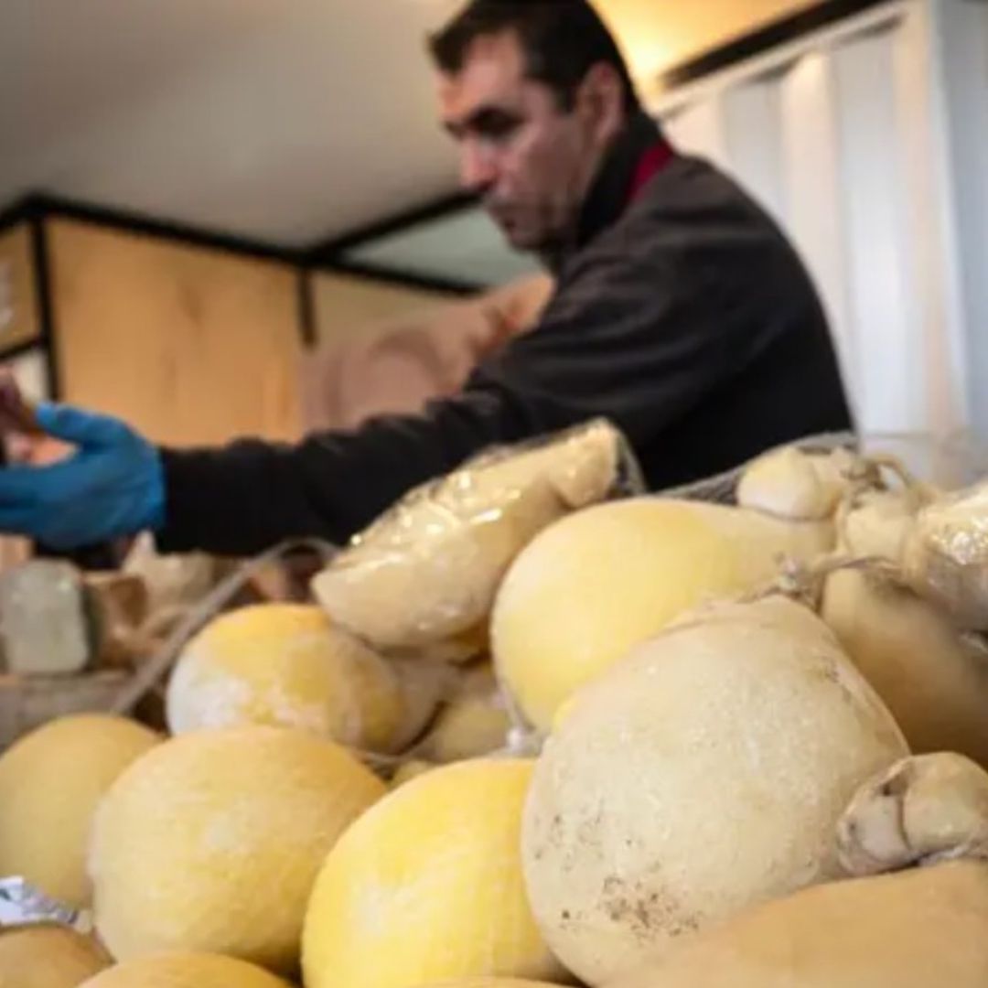 Roban 22 toneladas de queso en Londres