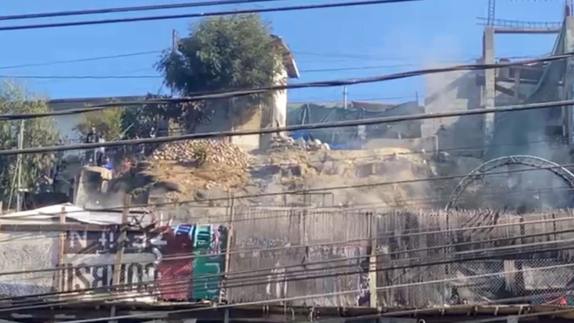 Incendio Quema Varias Casas y Deja Un Muerto en Tijuana