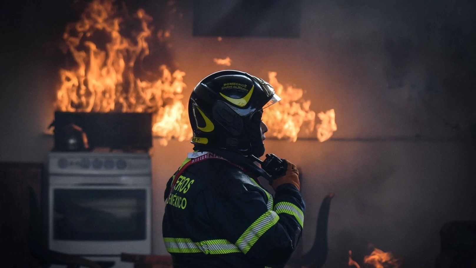 El Heróico Cuerpo de Bomberos ofrece cursos de uso de extintores y revisiones de instalaciones eléctricas y de gas