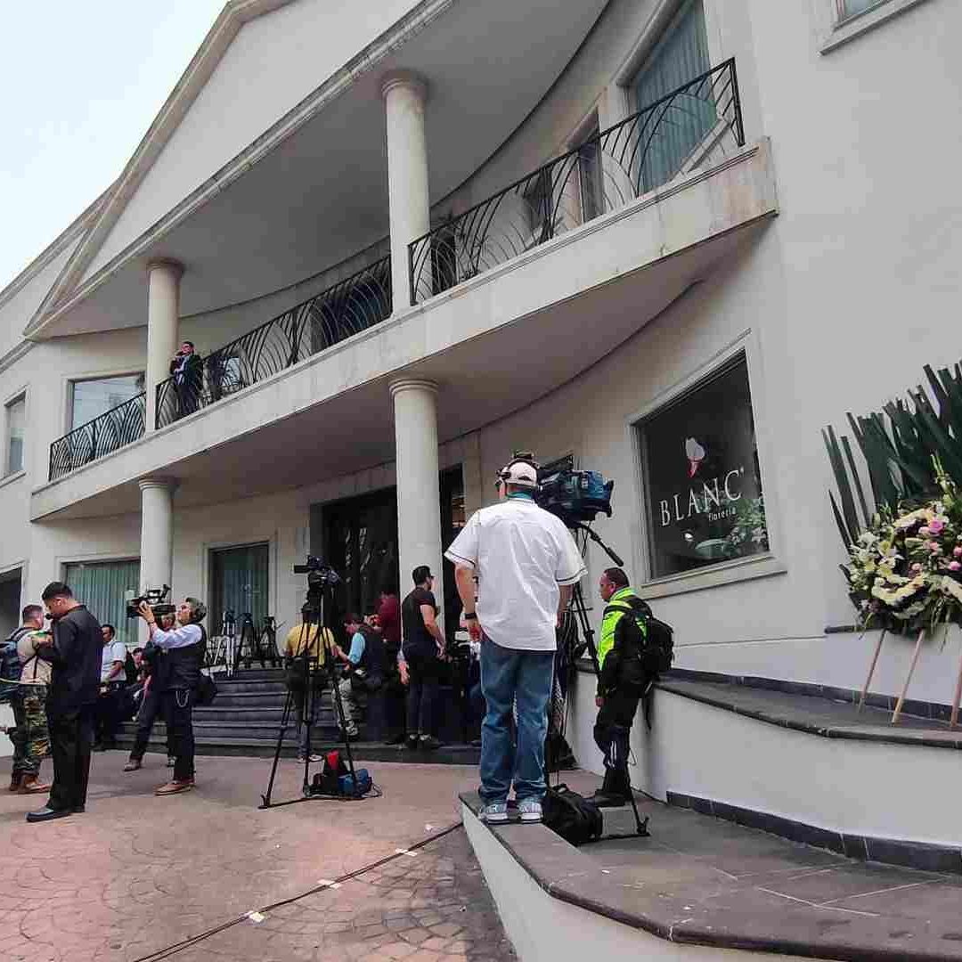 Velan a Chabelo en funeraria al sur de CDMX