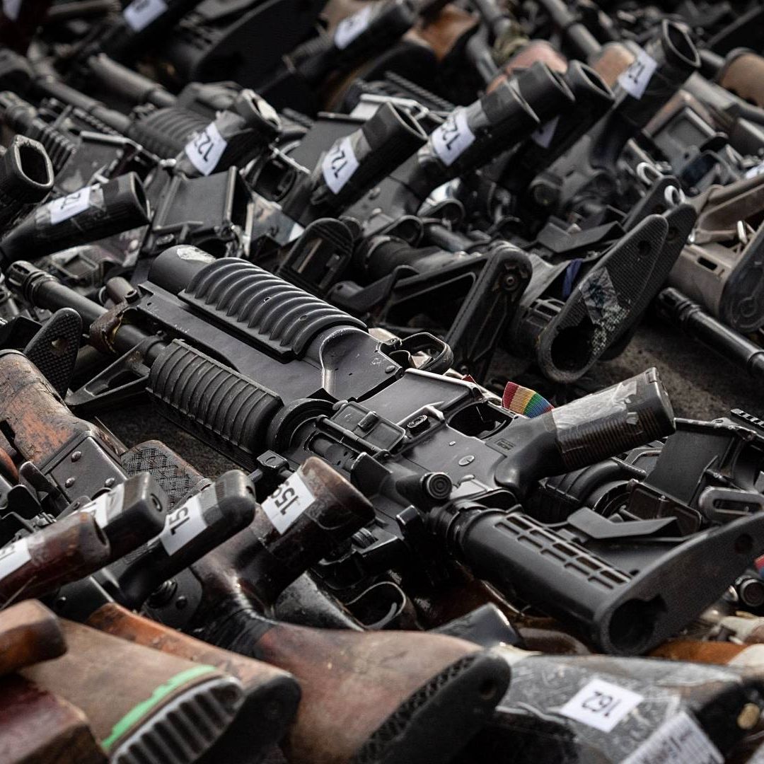Proponen ley en Estados Unidos para controlar tráfico de armas hacia México