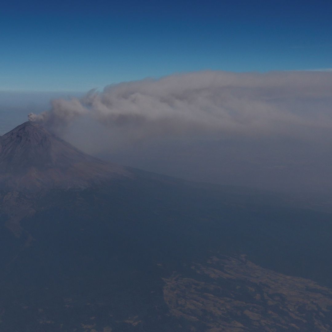 Está Imparable: Monitoreo En Vivo de Volcán Popocatépetl Muestra que Sigue Enorme Fumarola