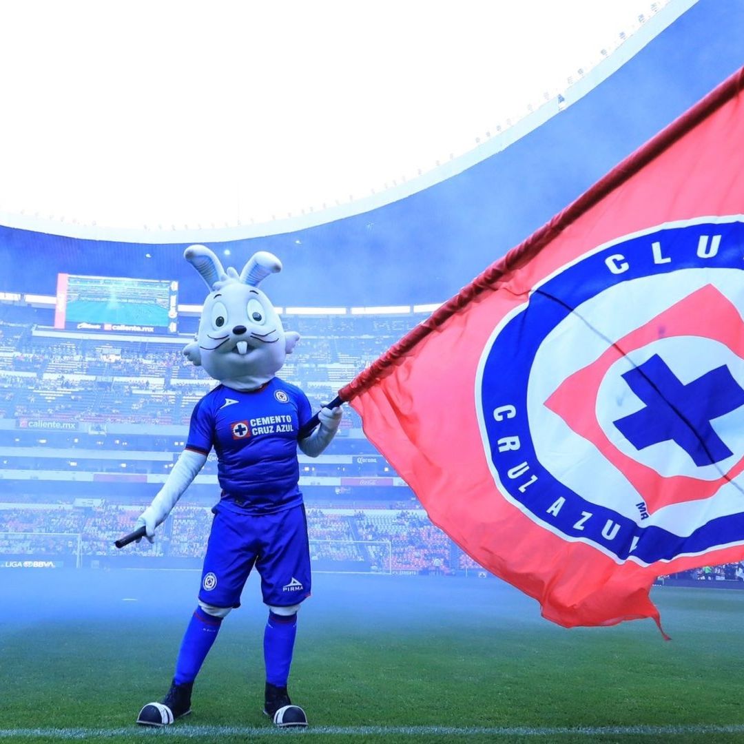Cruz Azul regresó al estadio Azteca para recibir a las Chivas