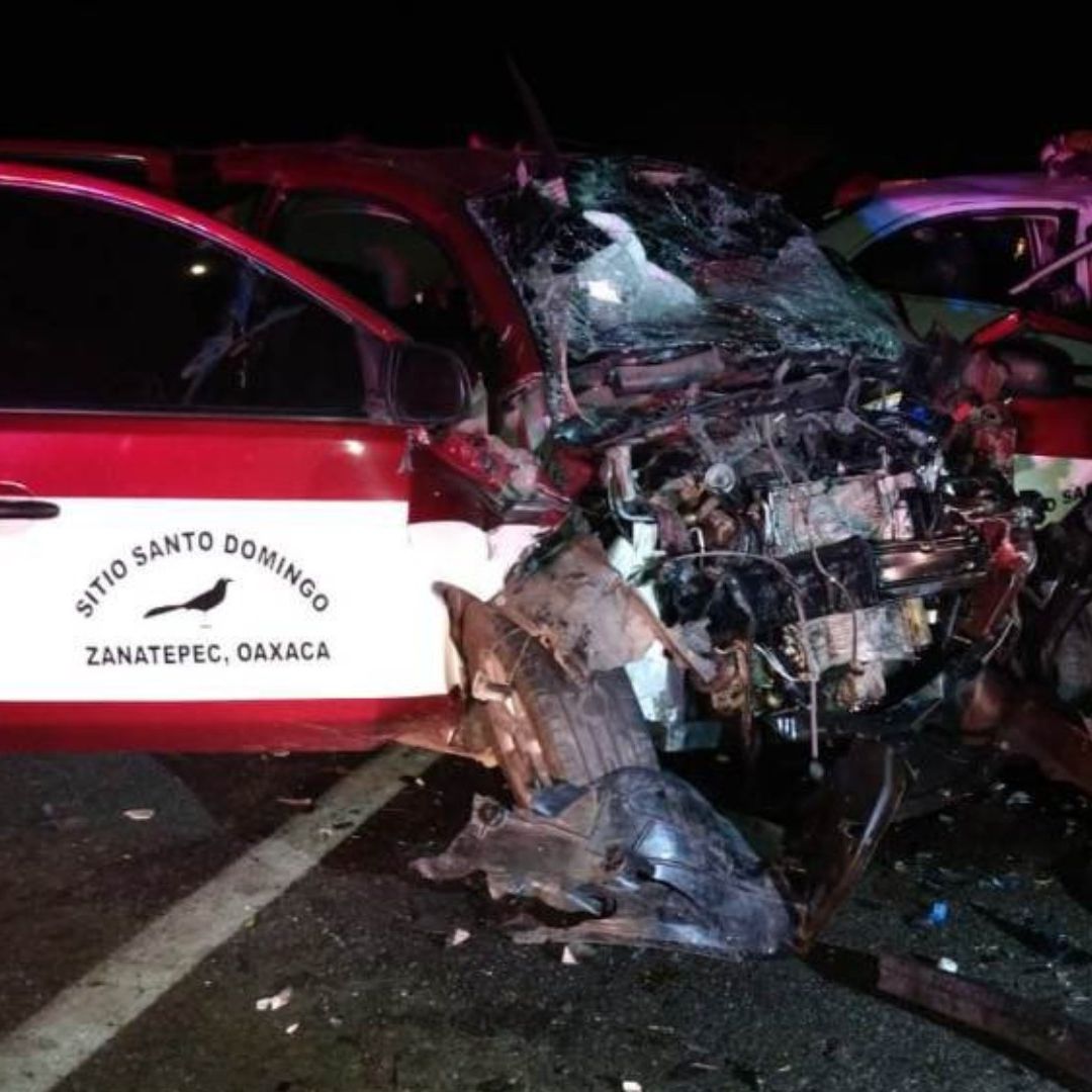 Accidente en Oaxaca deja seis muertos, entre ellos tres migrantes