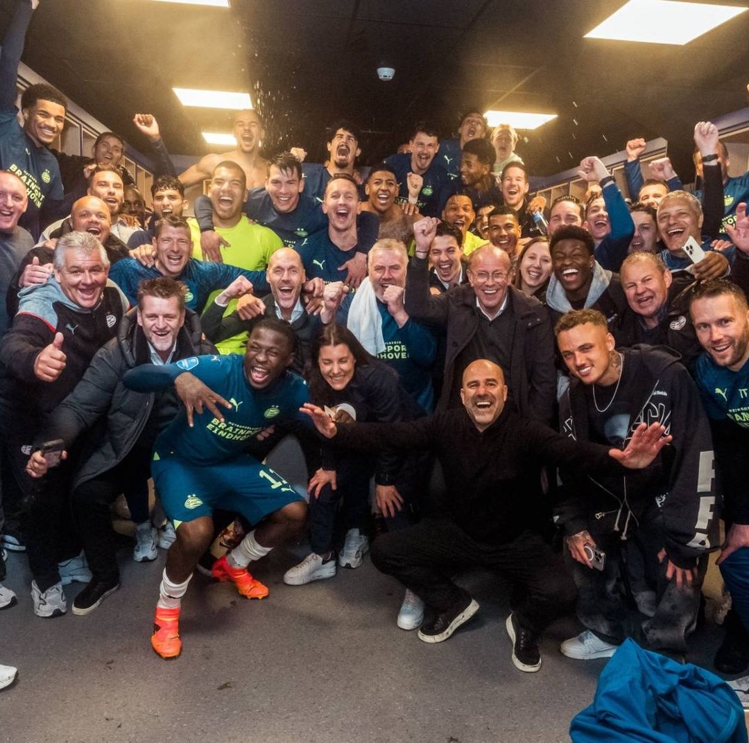 Chucky Lozano y el PSV ya celebraron el título a falta de tres jornadas por disputarse en Países Bajos. Foto: @PSV