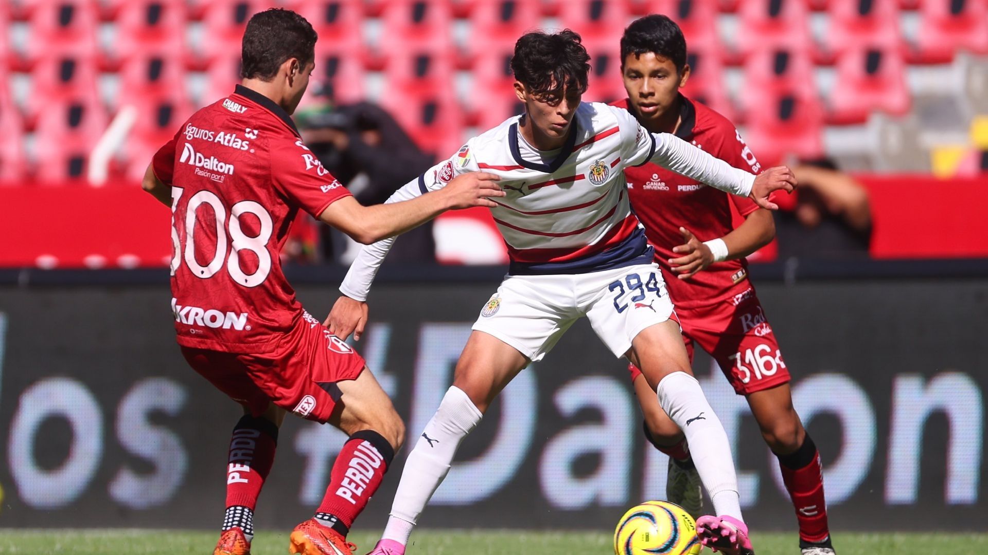 Se calentaron los ánimos al final del partido. Foto: Cantera rojiblanca