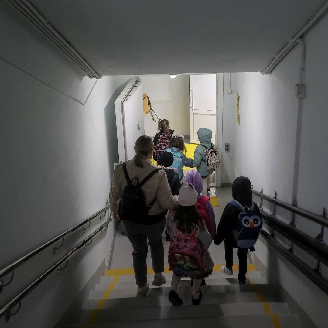 Escuelas Subterráneas, Única Opción para Aprender en Ucrania