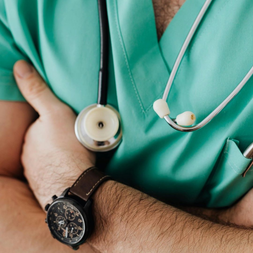 Madre Denuncia a Médico por Revisar Fuera de Protocolo Zona íntima de Niña de 5 Años