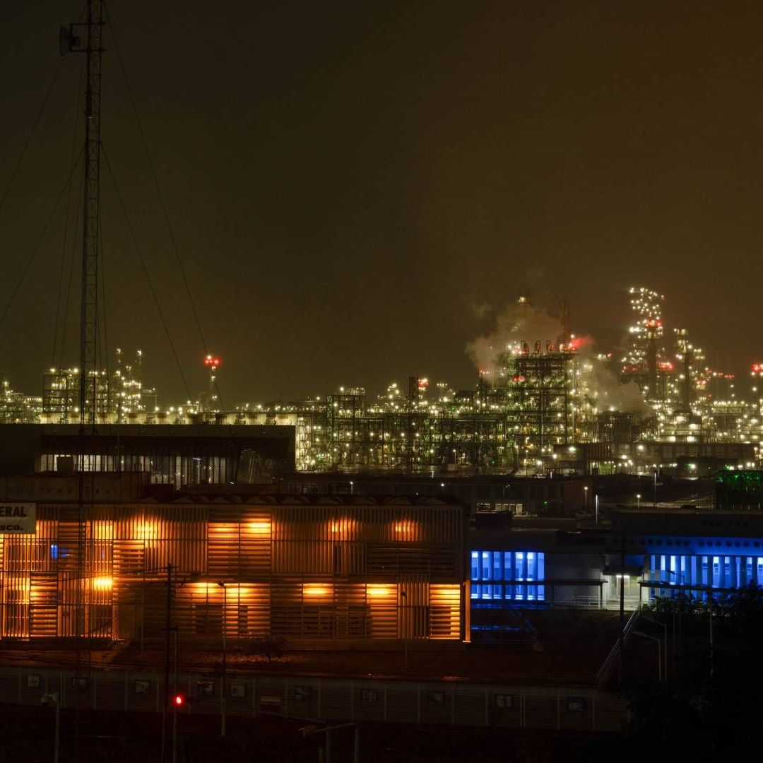 Vista exterior de la refinería Dos Bocas en Tabasco el 17 de marzo de 2026, luego de incendio. Foto: Cuartoscuro
