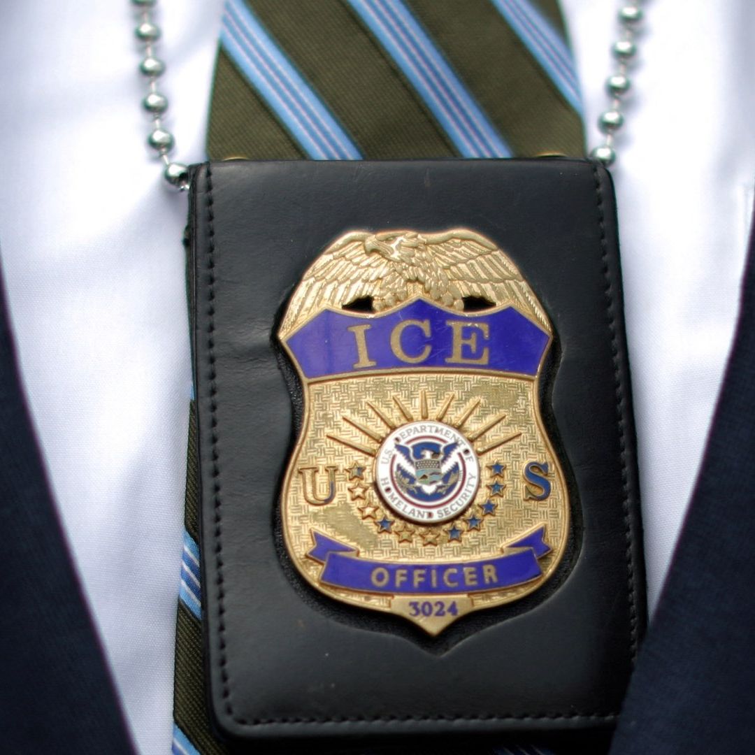Agentes de ICE podrían llevar cámaras corporales