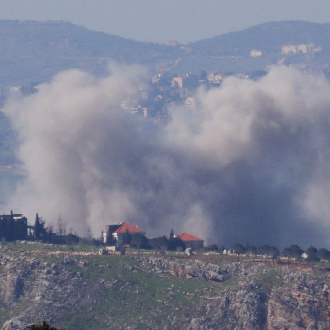 Irán Lanza Misiles a Países del Golfo y No Cede Control de Ormuz; Israel Contraataca.
