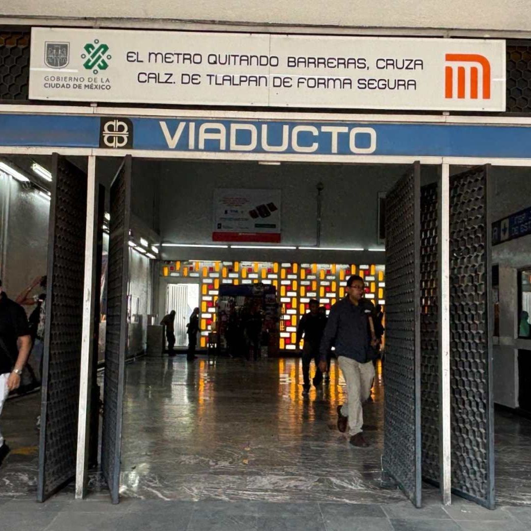 Usuarios de la Línea 2 del Metro