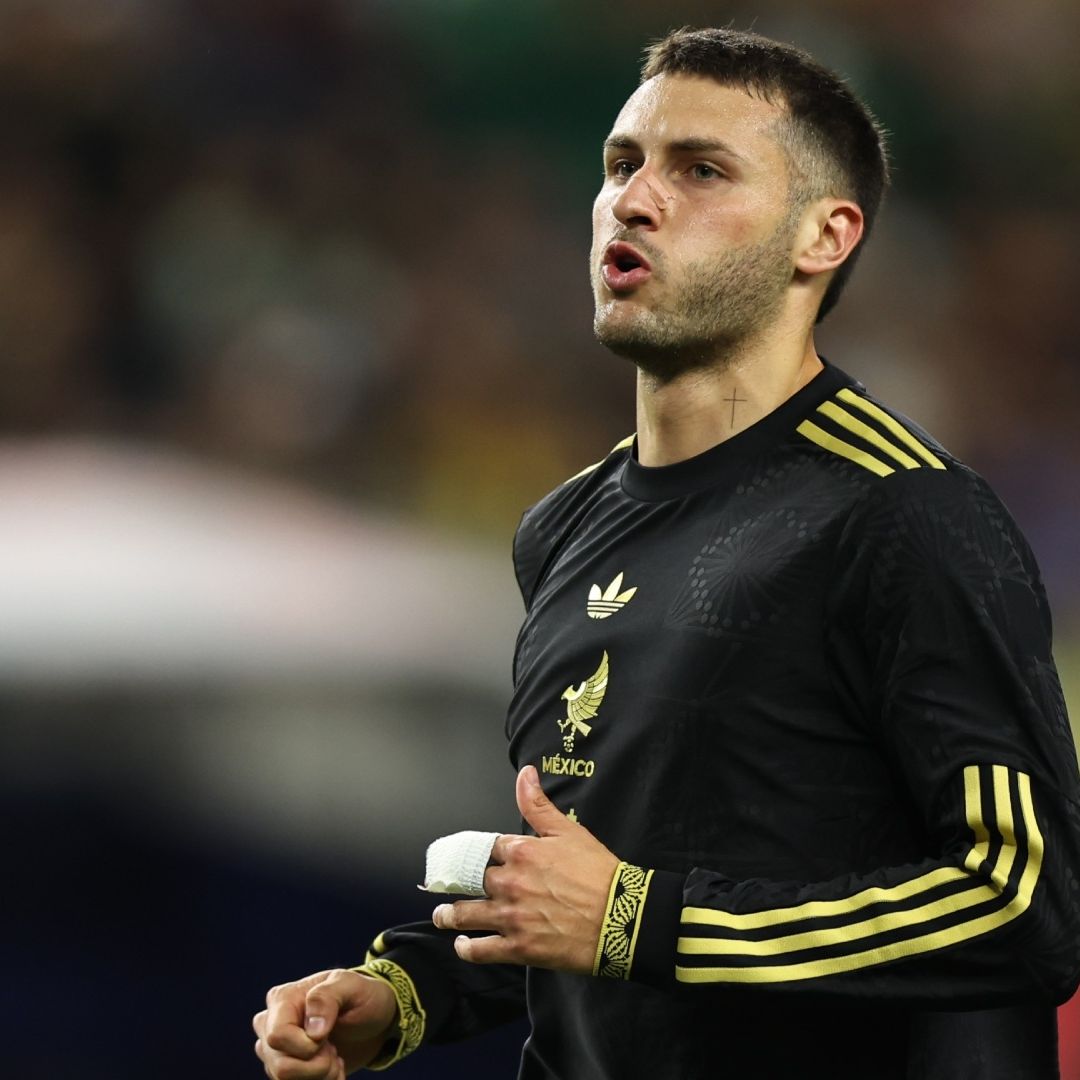 Se Retrasa el Regreso de Santiago Gimenez; ¿Cuándo Volverá a Jugar el Mexicano?