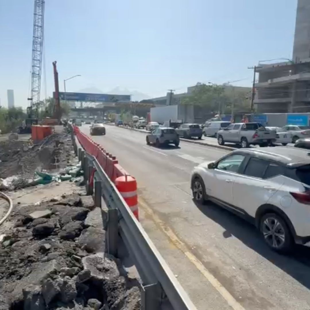 Carril exprés en avenida Morones Prieto