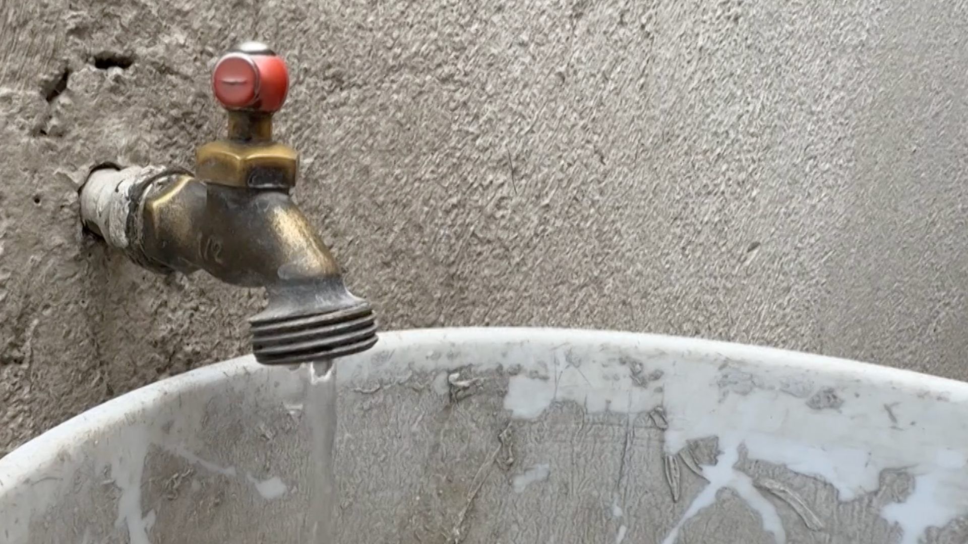 Director del Siapa explica por qué el agua sale turbia en colonias de Guadalajara