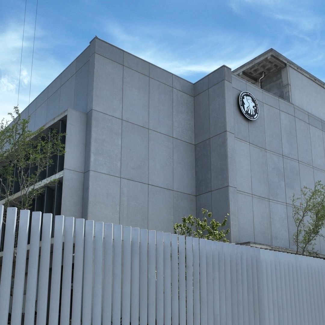 Presunto Boxeador Amateur Golpea a Guardia de Seguridad de Fraccionamiento, en Nuevo León
