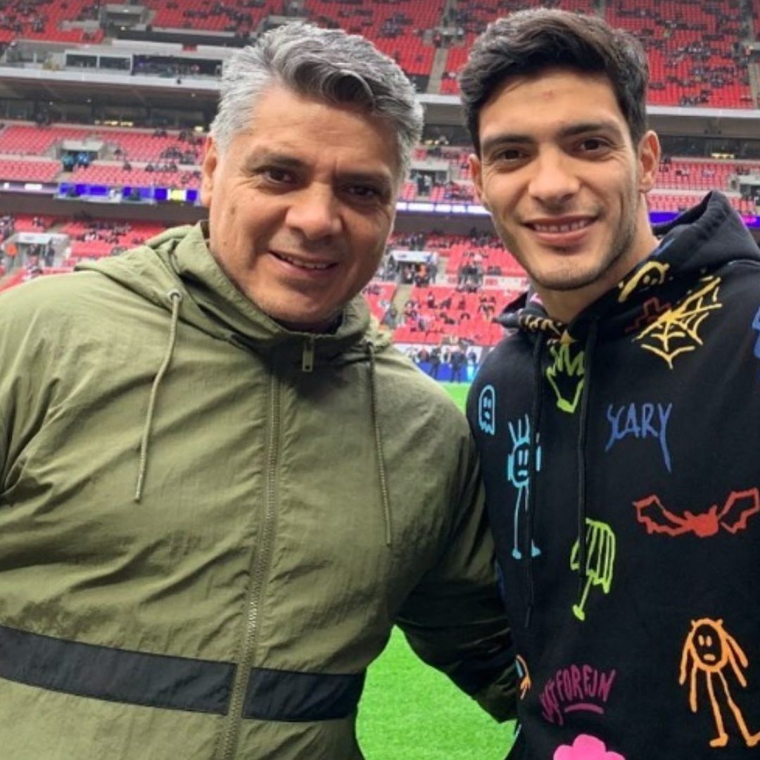 Raúl Jiménez Vega siempre apoyó a su hijo y estuvo cerca durante su desarrollo como futbolista. Foto Instagram: raulalonsojimenez9
