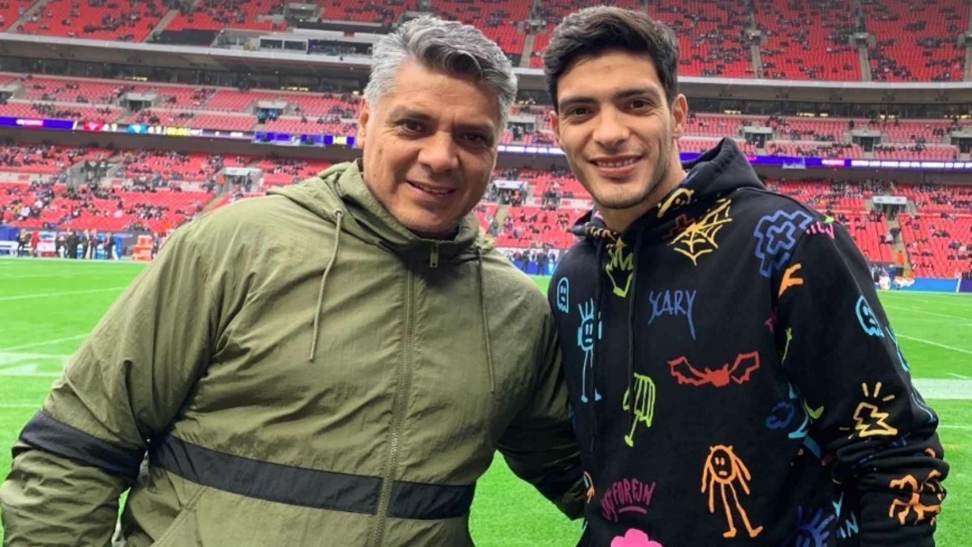 Raúl Jiménez Vega siempre apoyó a su hijo y estuvo cerca durante su desarrollo como futbolista. Foto Instagram: raulalonsojimenez9