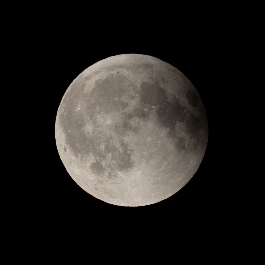 Luna llena de sangre durante eclipse