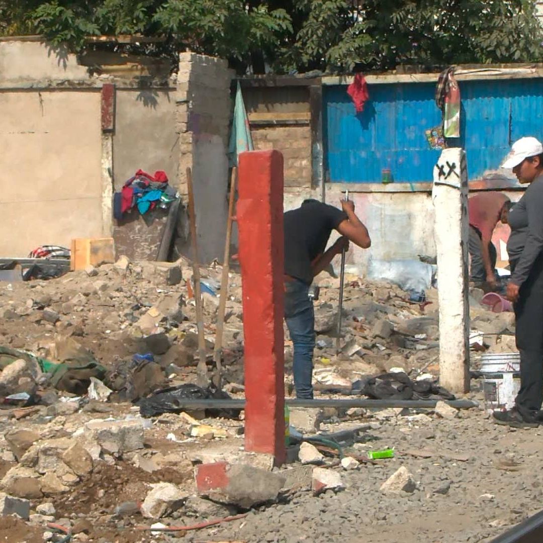 Personas narran cómo perdieron sus cosas tras la demolición de sus viviendas en Pueblo Quieto