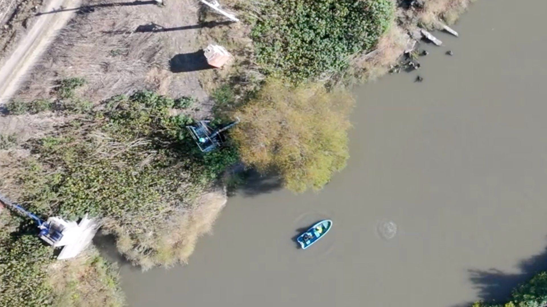 Encuentran el Cuerpo del Hombre que Cayó al Río Lerma en Abasolo Junto a sus Hijos en Guanajuato. Foto: N+