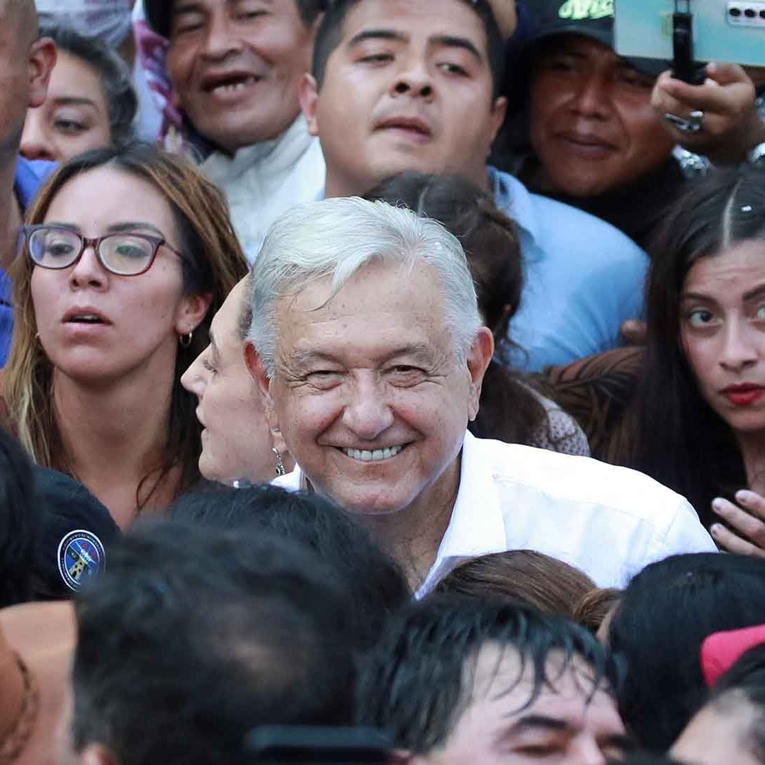 El presidente Andrés Manuel López Obrador agradeció a la gente por acudir a la marcha por 4 años de gobierno