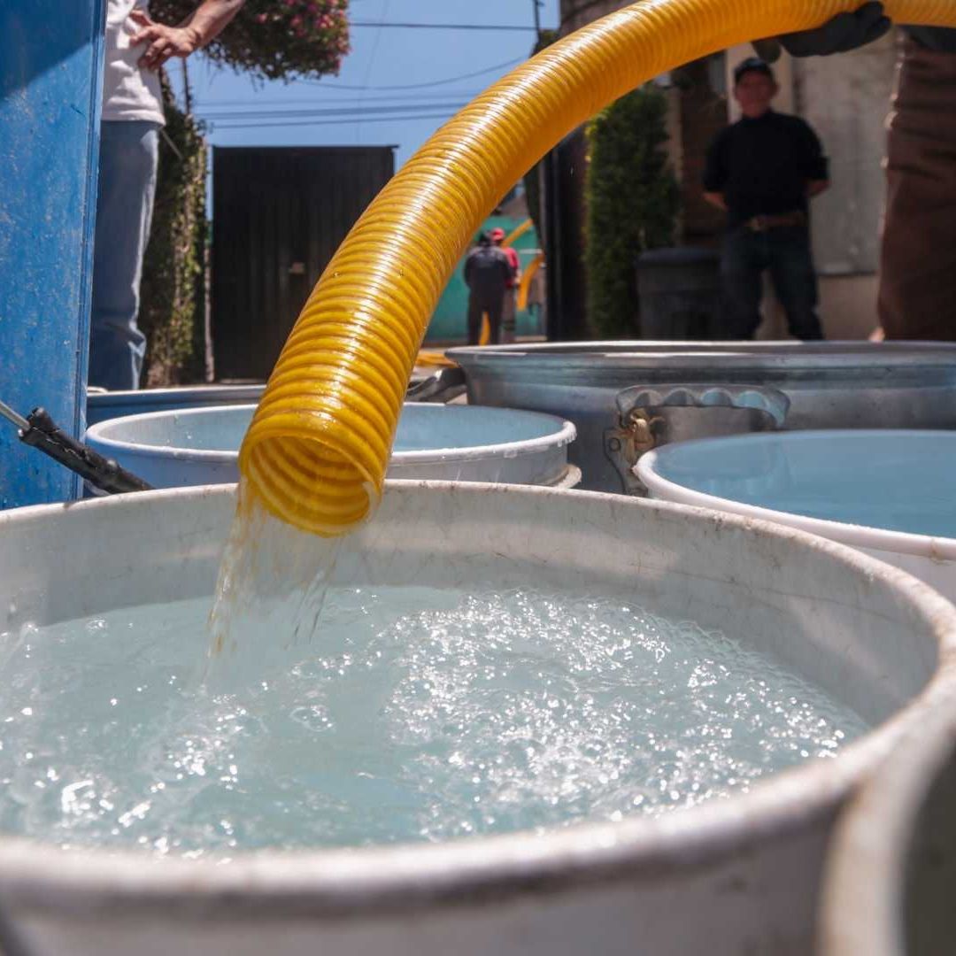 Distribución de agua potable a través de pipas en el Valle de México en marzo 2024. Foto: Cuartoscuro | Archivo