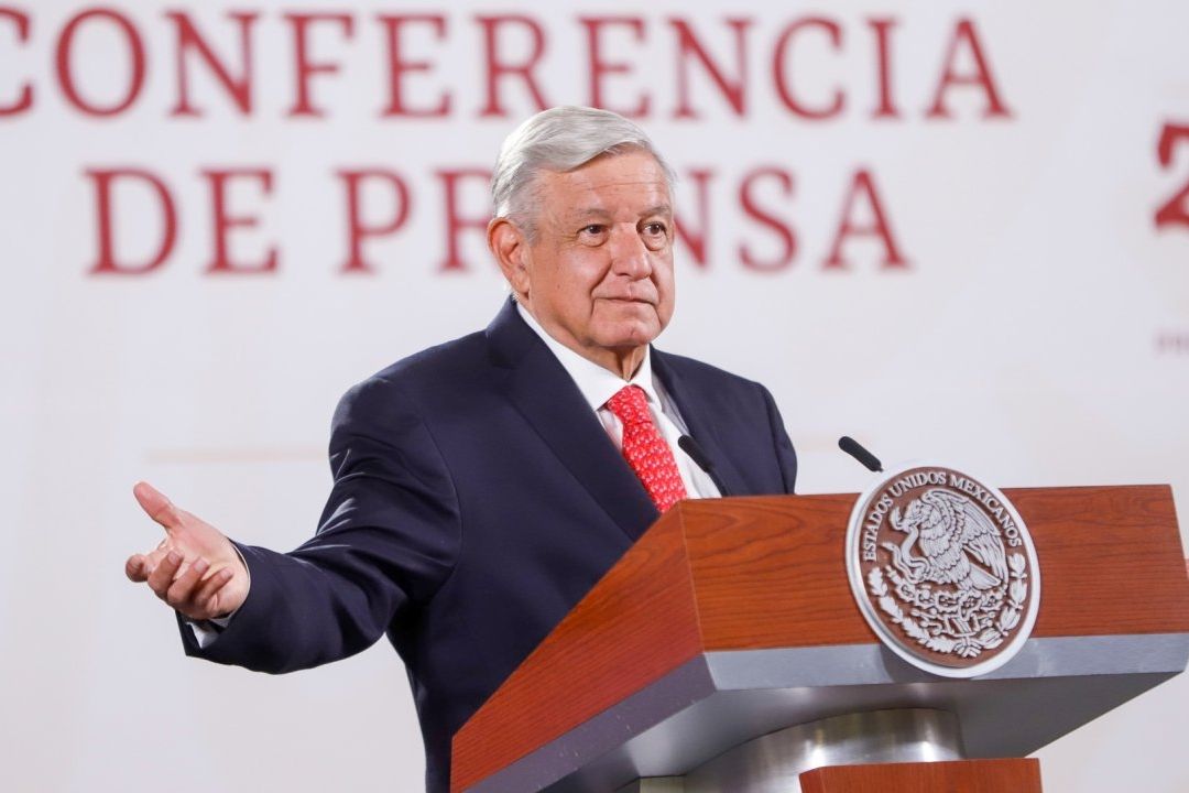 El presidente Andrés Manuel López Obrador presenta su conferencia mañanera; muestran el informe Cero Impunidad