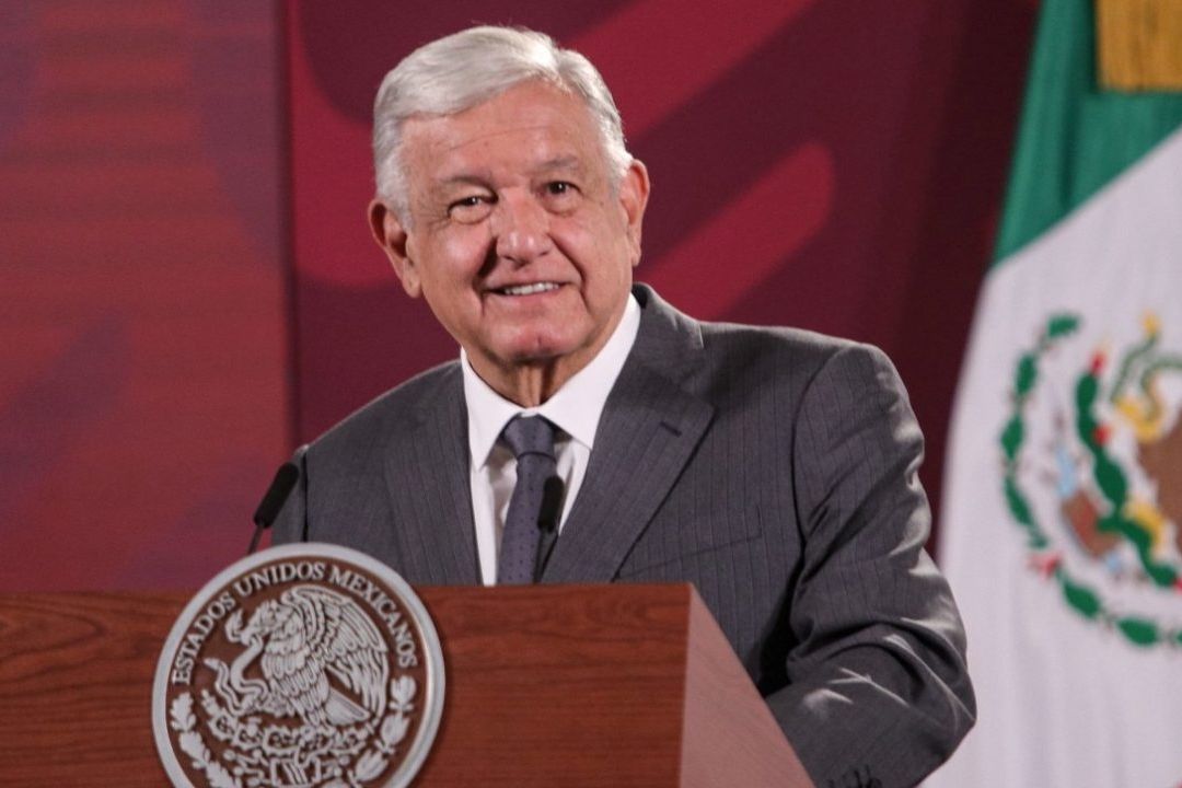 El presidente Andrés Manuel López Obrador (AMLO) presenta su mañanera desde Palacio Nacional