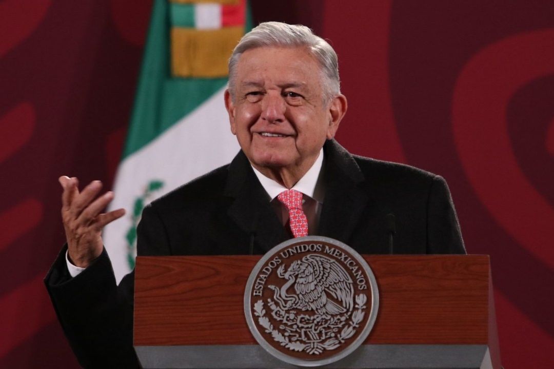 AMLO presenta su conferencia mañanera en Palacio Nacional