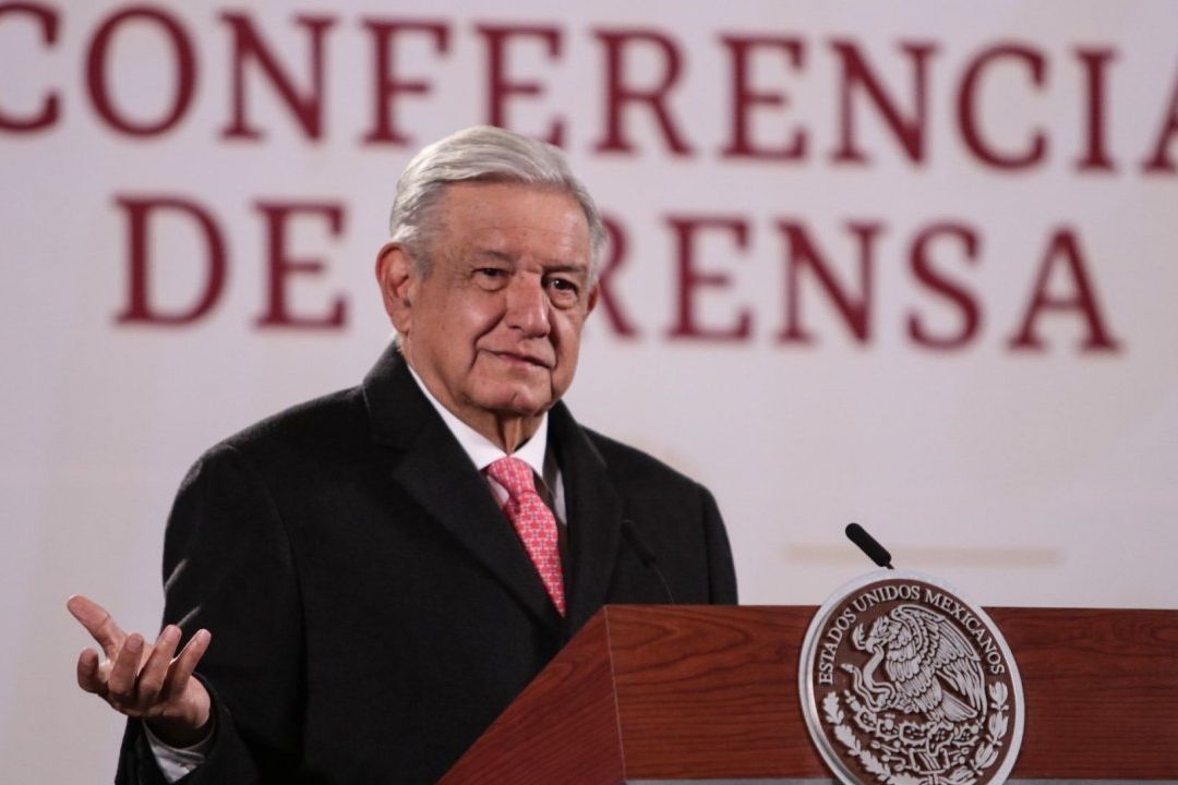 El presidente Andrés Manuel López Obrador presenta su mañanera desde Palacio Nacional