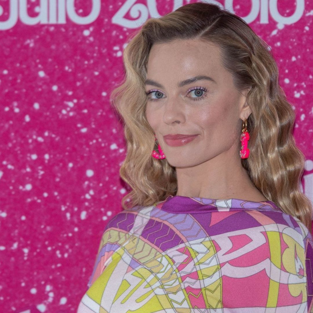 Margot Robbie Está Embarazada de su Primer Hijo Junto a su Esposo Tom Ackerley; Circulan Fotos