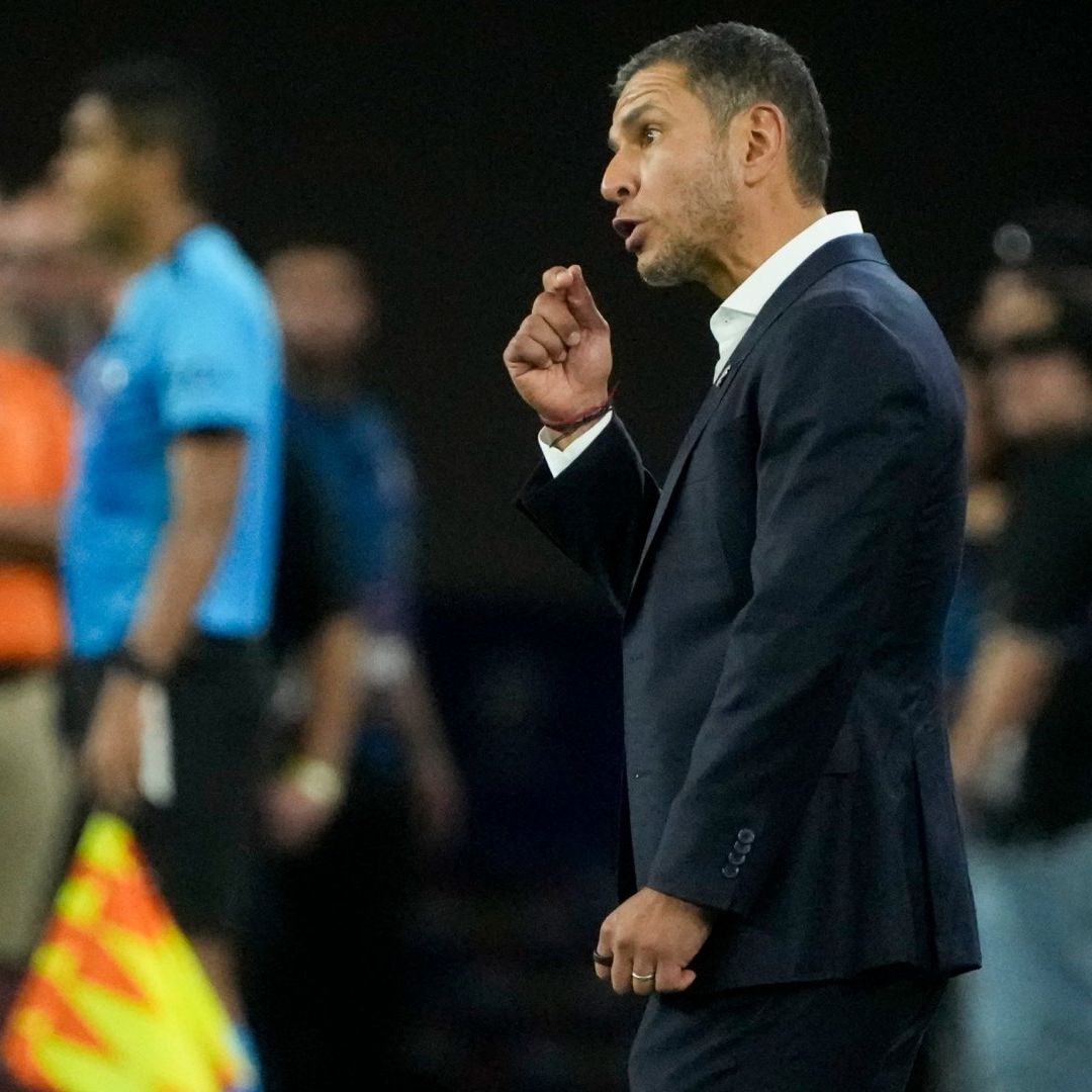 Al frente de la selección Lozano ganó 10 partidos, empató cuatro y perdió siete. Foto AP