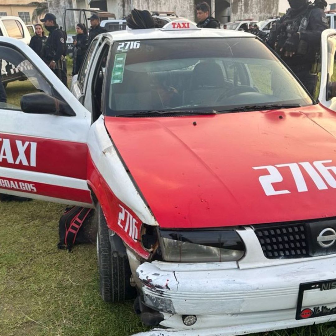 Taxi asegurado en enfrentamiento armado