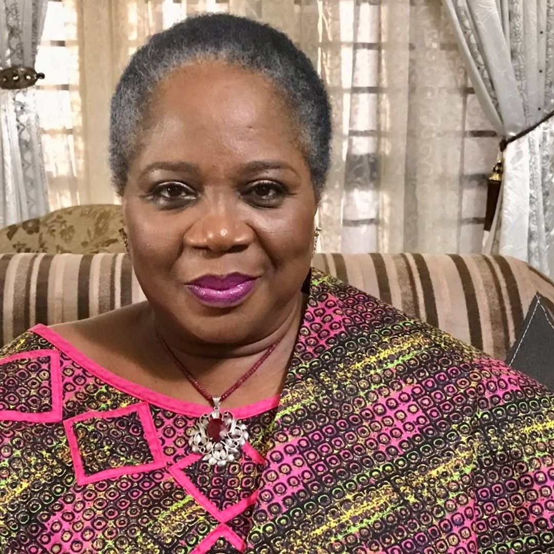 Muere la cantante Onyeka Onwenu