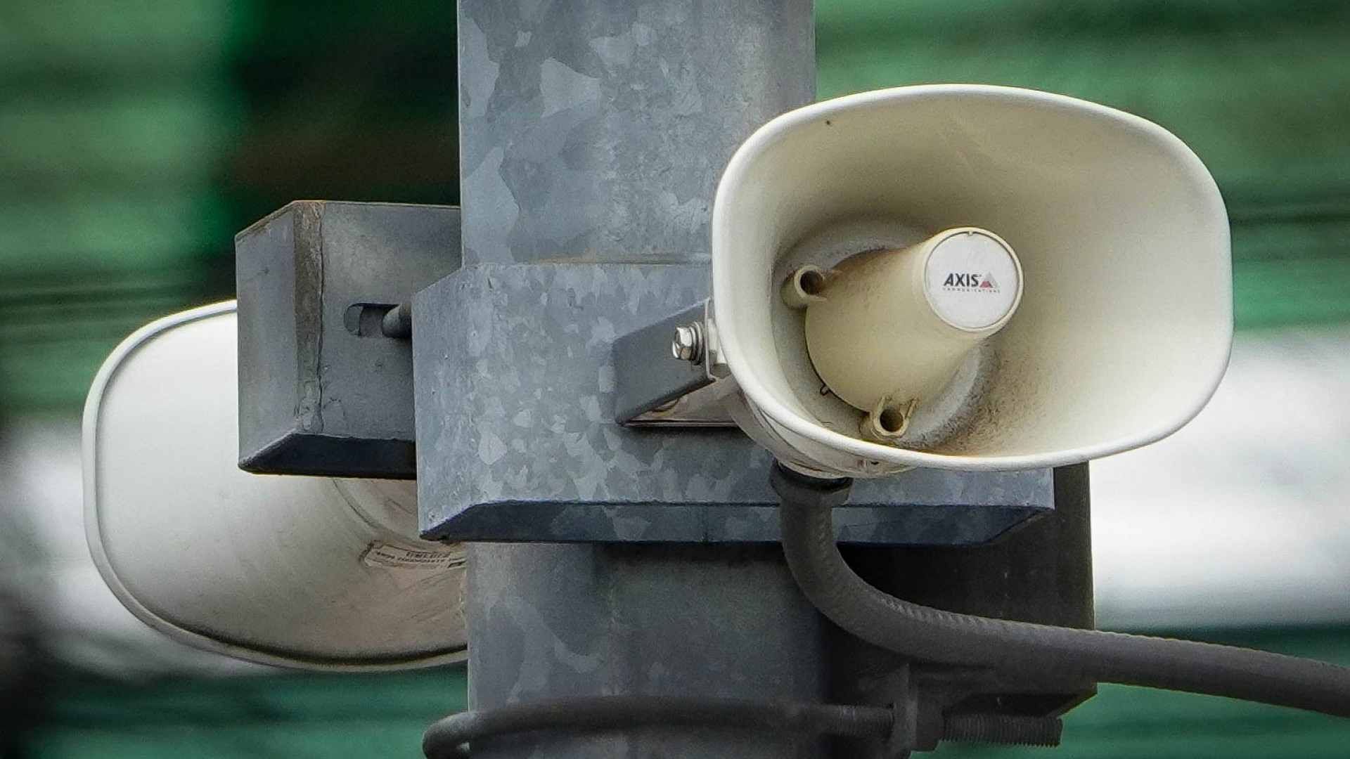 Alerta sísmica suena por error y el pánico cunde.