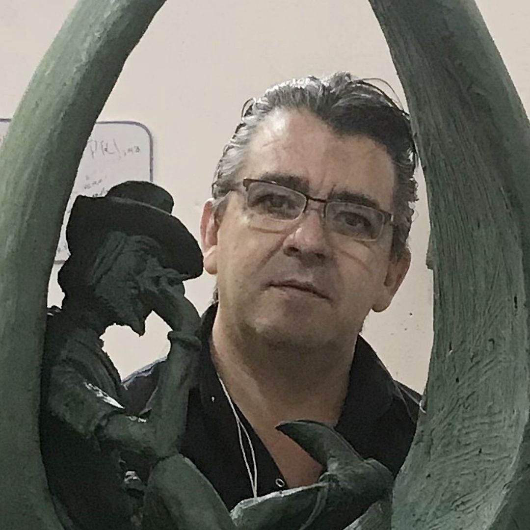 Muere Oscar Ponzanelli, ‘Escultor de las Estrellas’ que Inmortalizó a Famosos como Juan Gabriel