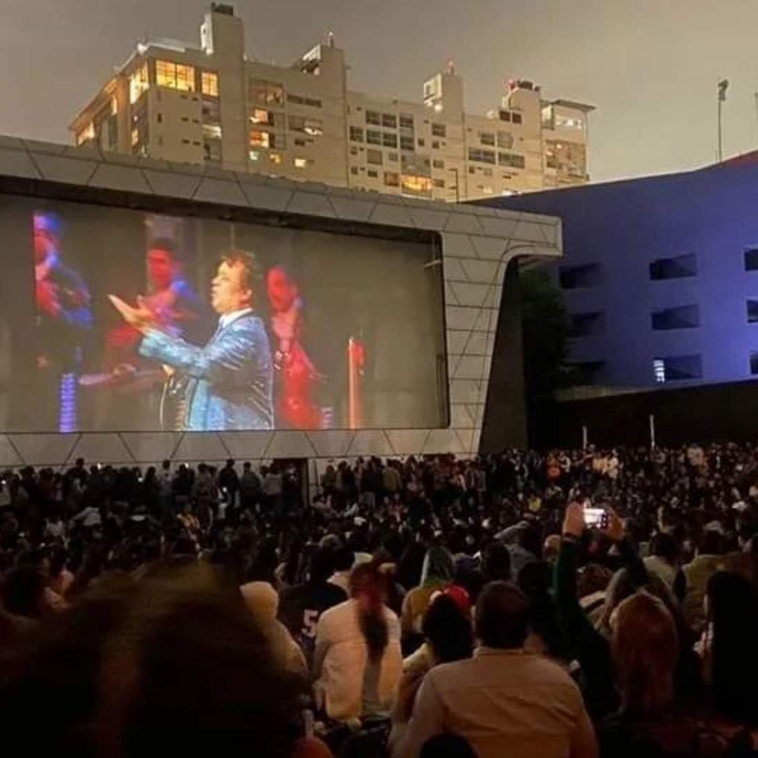 Cineteca cancela proyección de concierto de Juan Gabriel