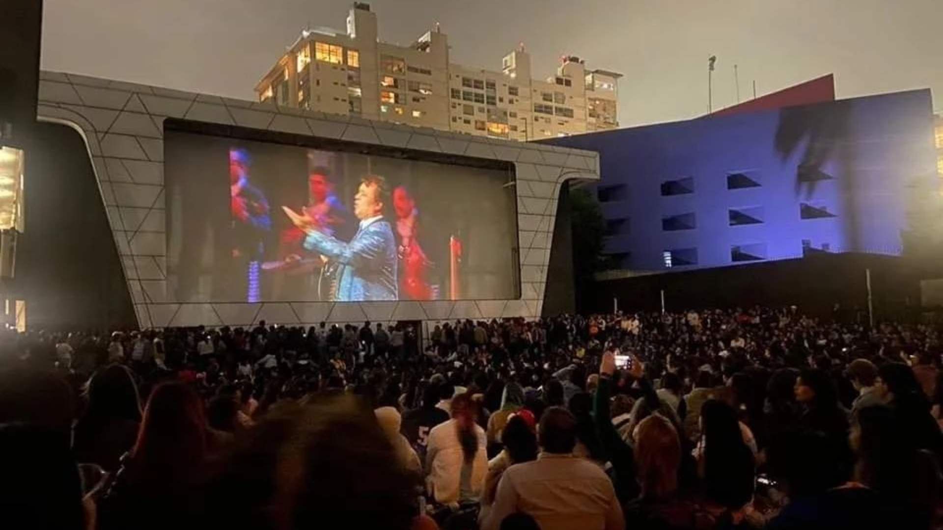 Cineteca cancela proyección de concierto de Juan Gabriel