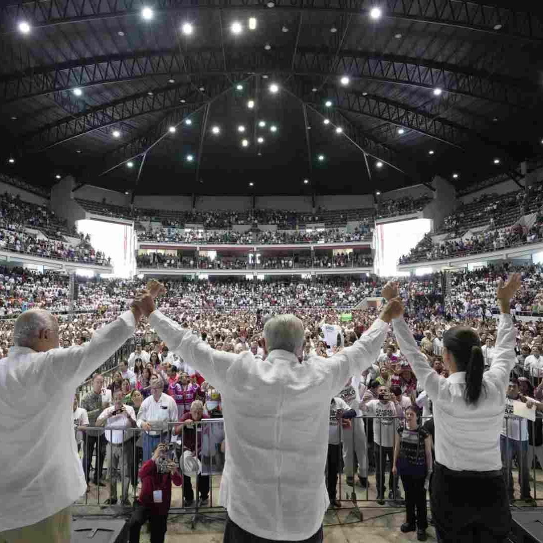 AMLO en un evento en Nayarit con Sheinbaum