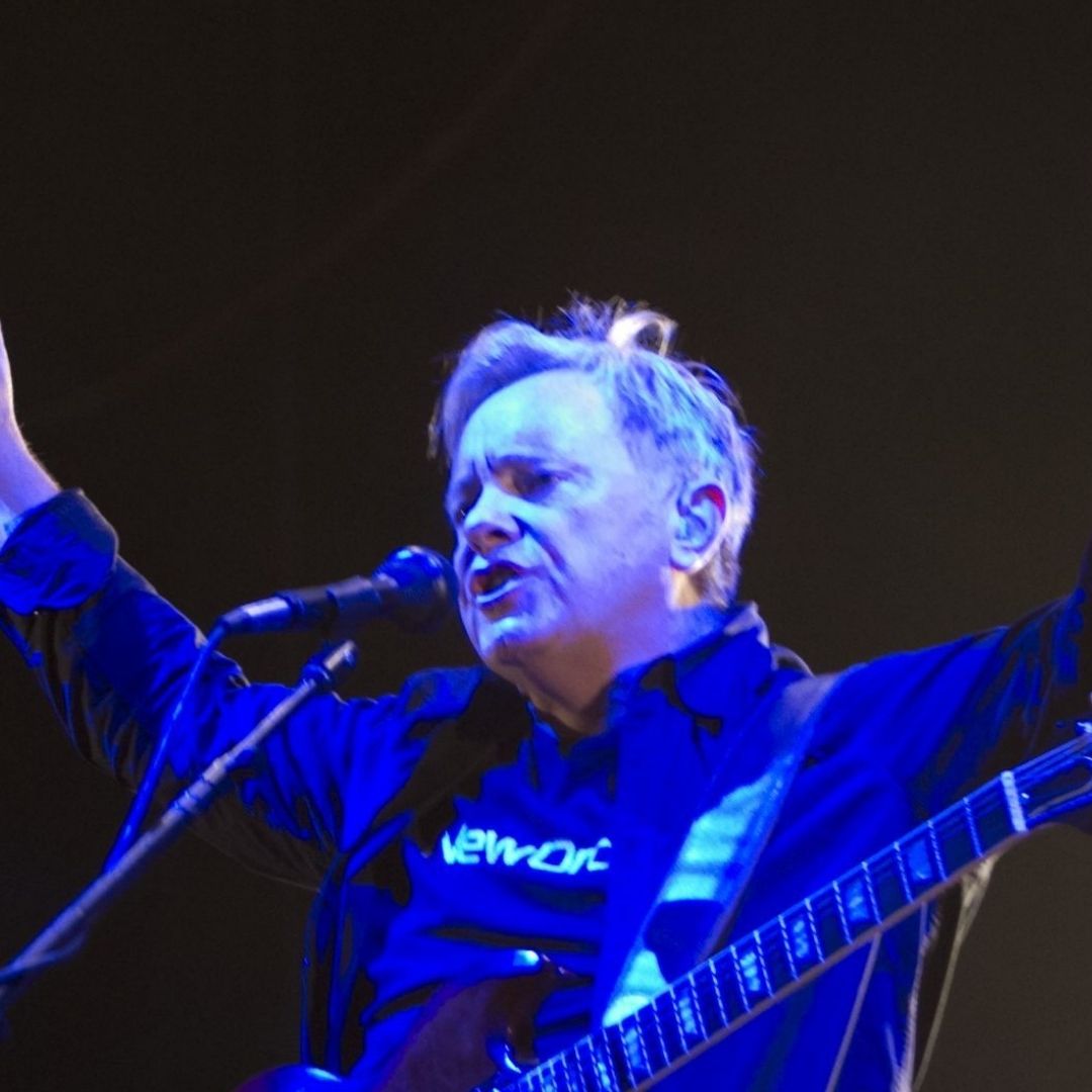 New Order anuncia concierto en solitario