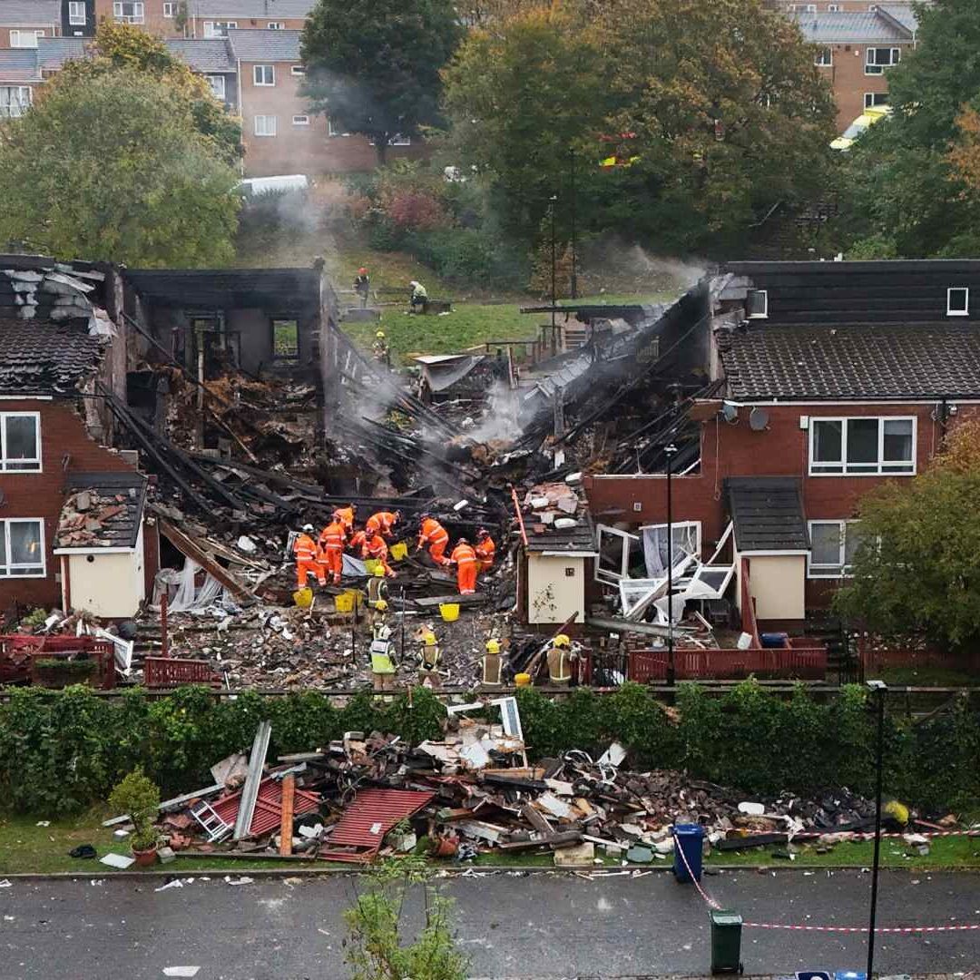 Explosión destruye tres casas en Newcastle, Reino Unido