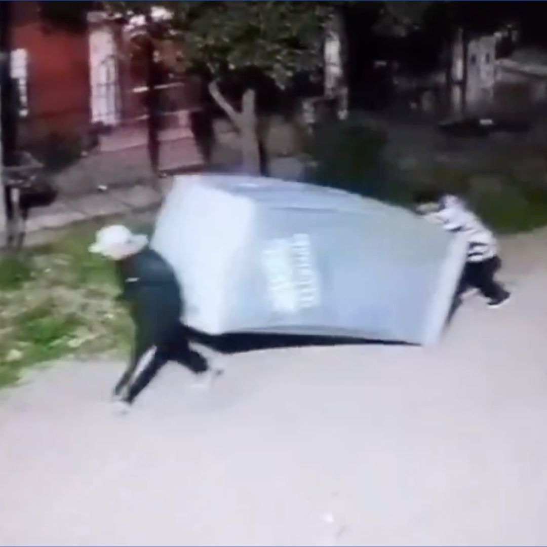 Ladrones se roban el baño portátil de un vecino