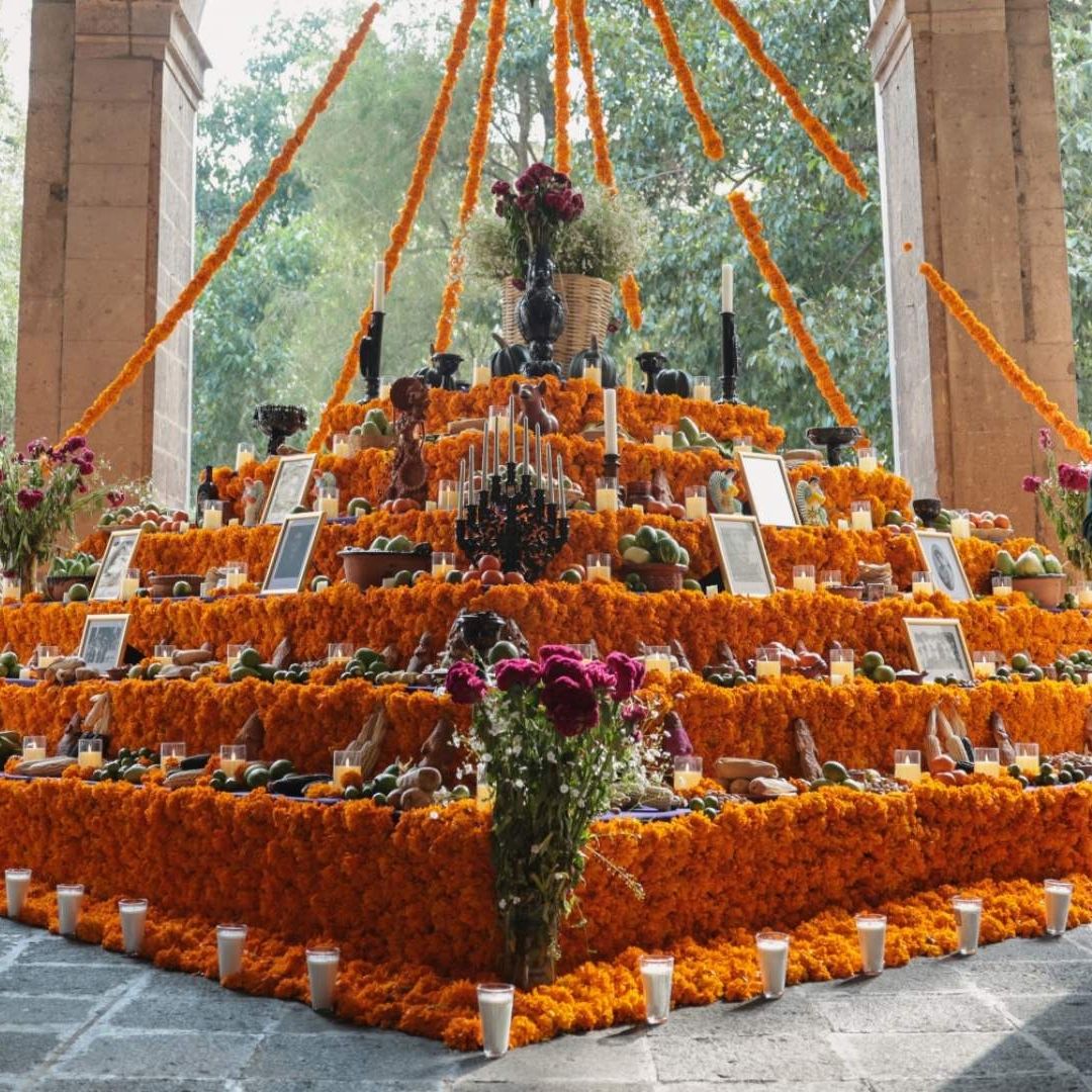 Así es Altar por Día de Muertos 2024 en Palacio Nacional; Dedican Ofrenda a Heroínas de México