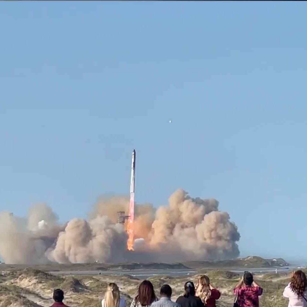 Cohete de SpaceX Realiza Amerizaje en el Golfo de México Durante Sexto Lanzamiento de Prueba