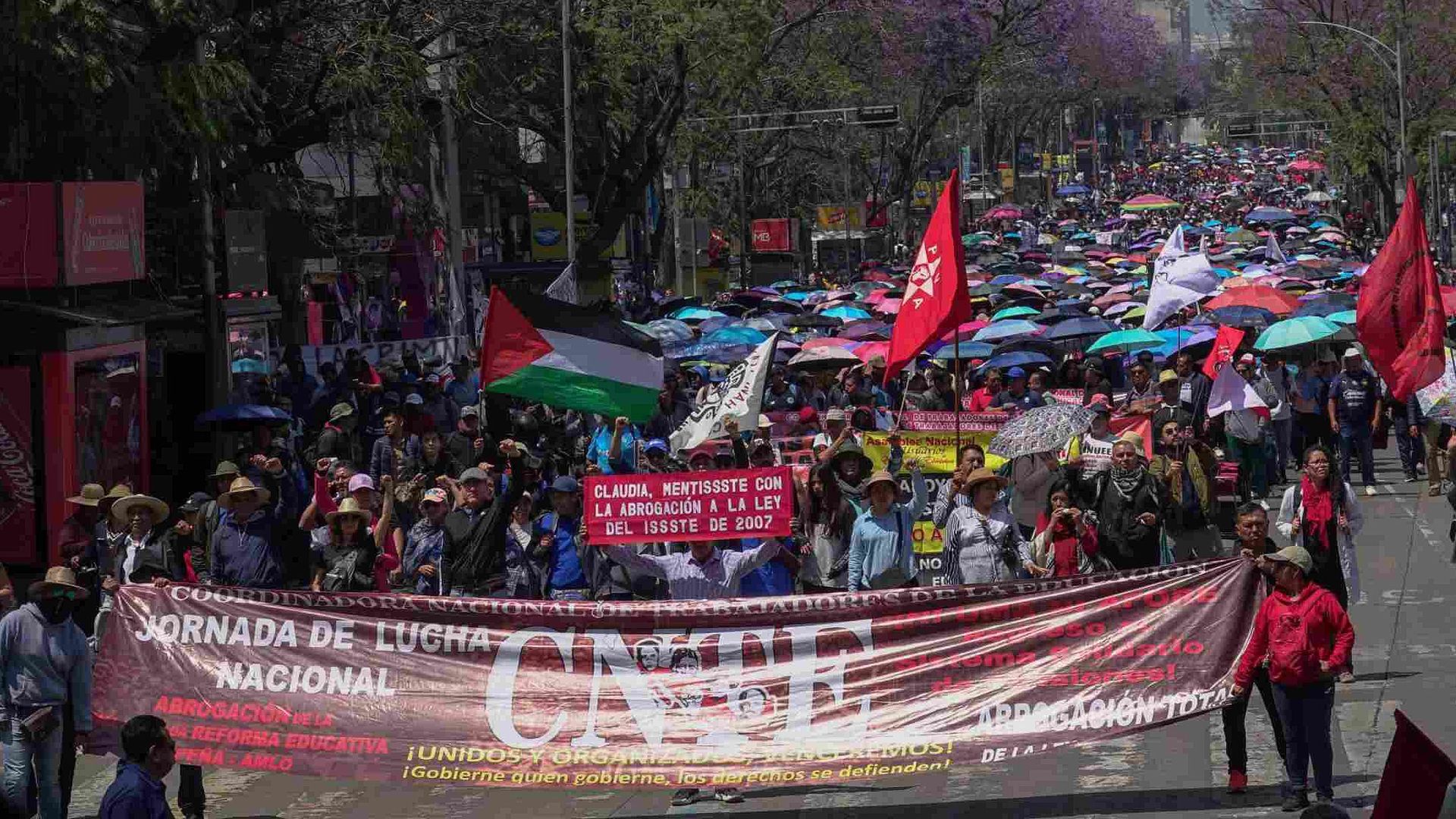 Maestros de la CNTE Se Movilizan en Varias Ciudades del País y Amagan ...