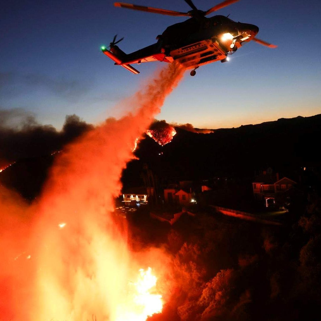 Incendio en Los Ángeles deja 2 muertos