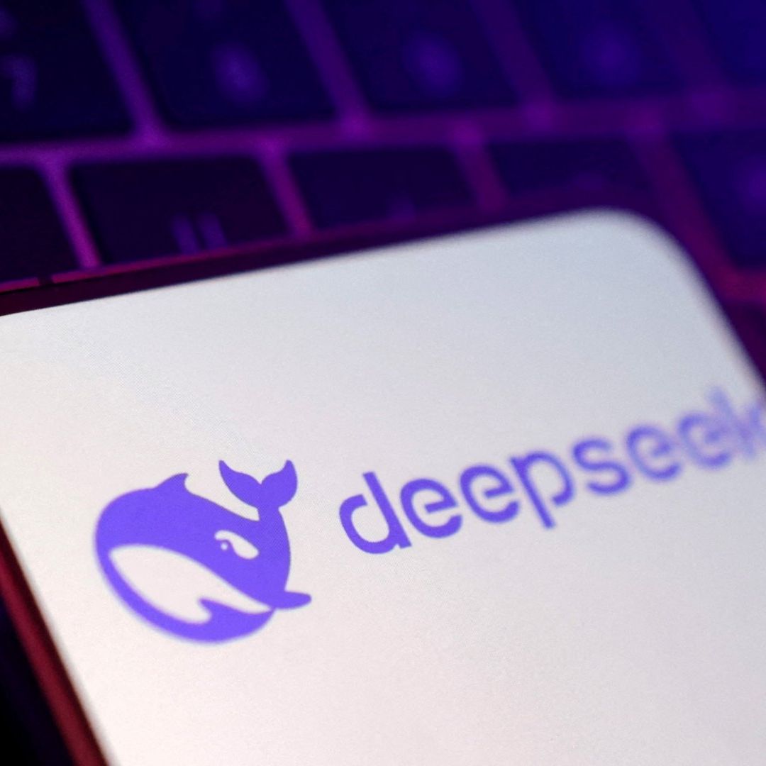 DeepSeek: Así Es la Inteligencia Artificial que Lidera las Listas de Descargas Gratis